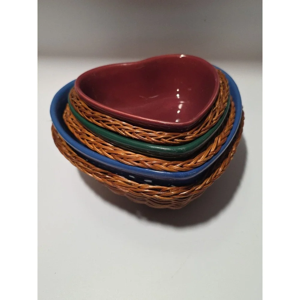 Three‎ Heart Shaped Ceramic Stackable Bowls In Wicker Baskets Blue Green Red